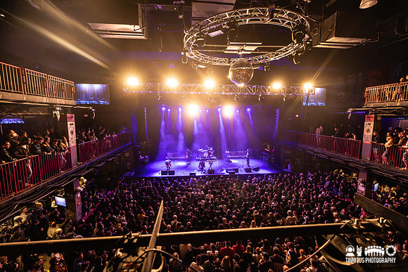 Slowdive in concert