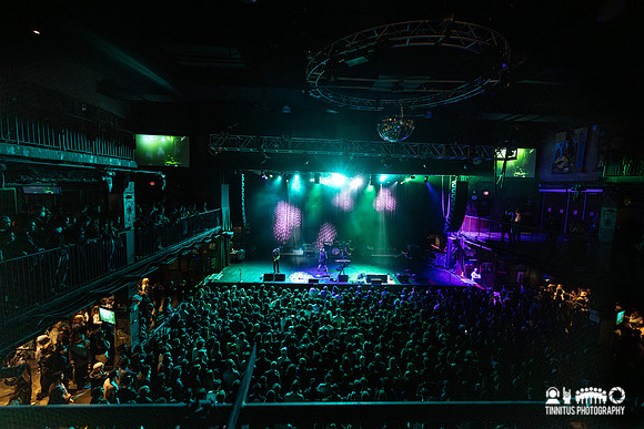 Slowdive in concert