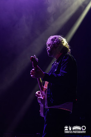 Slowdive in concert