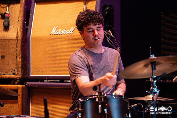 Kiwi Jr. in concert