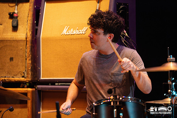 Kiwi Jr. in concert