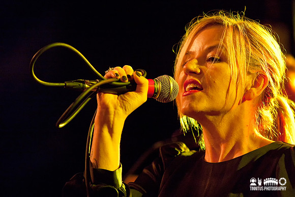 Kay Hanley performs at the Hot Stove/Cool Music charity event