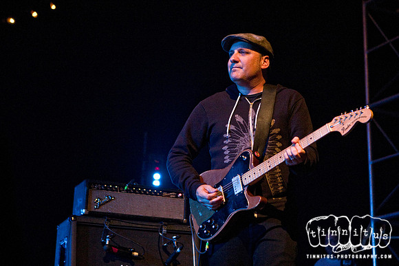 Pavement in concert