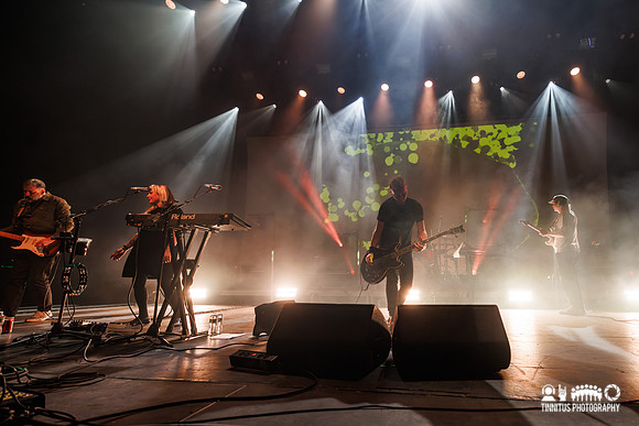 Slowdive in concert