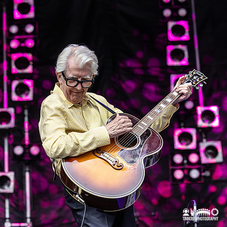 Nick Lowe with Los Straitjackets in concert