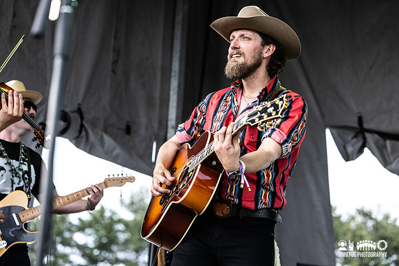 Ward Hayden and the Outliers in concert