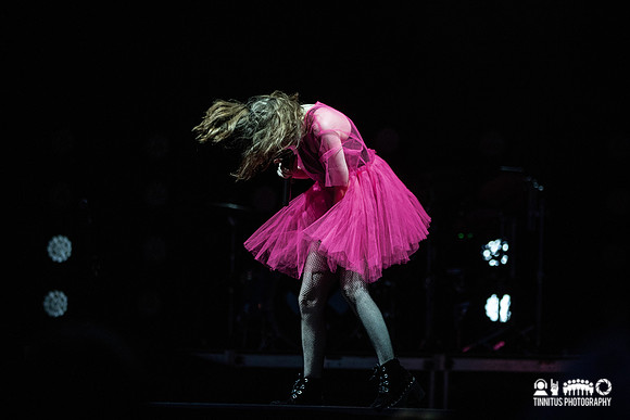 Chvrches in concert