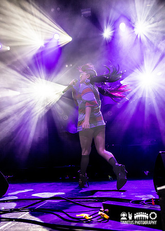 Thoom in concert