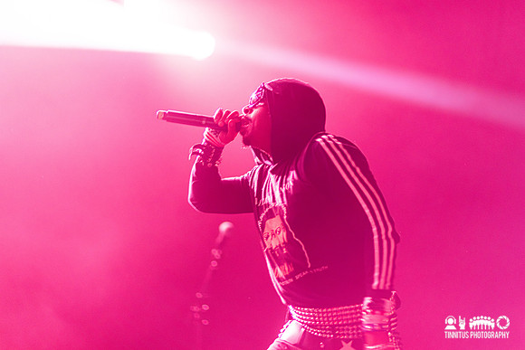 Izzy Spears in concert