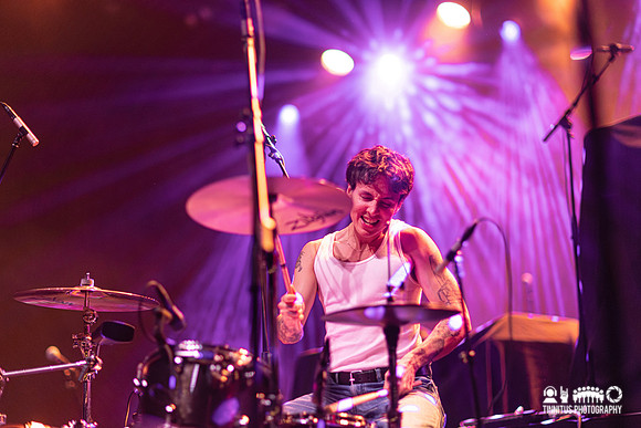 Crack Cloud in concert