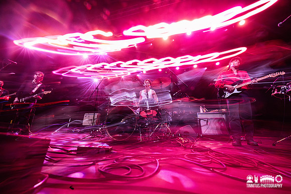 Crack Cloud in concert
