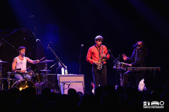 Crack Cloud in concert