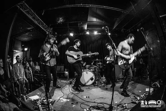 Rolling Blackouts Coastal Fever in concert