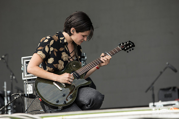 Big Thief in concert
