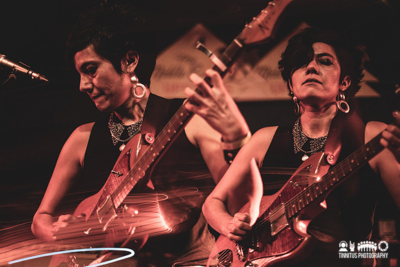 Ava Mendoza in concert
