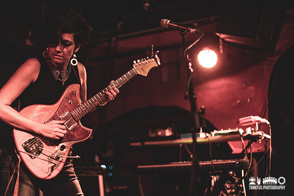 Ava Mendoza in concert