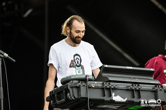 Pond in concert