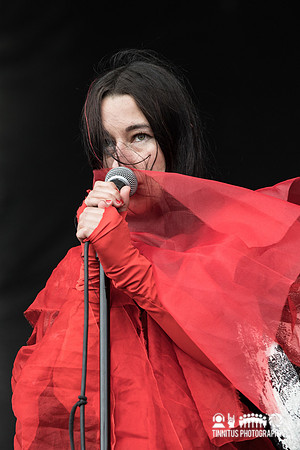 Zola Jesus in concert