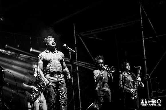 Durand Jones and The Indications in concert