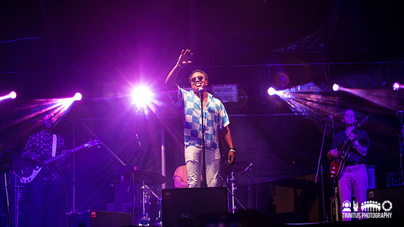 Durand Jones and The Indications in concert