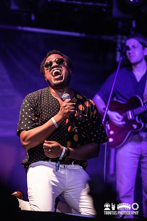 Durand Jones and The Indications in concert