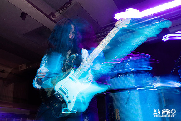 Worshipper in concert