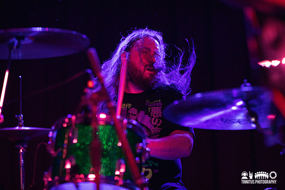 Worshipper in concert