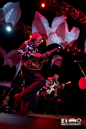Yes in concert