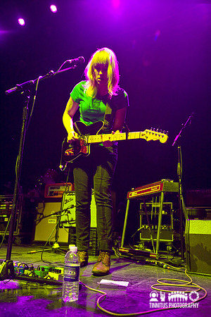 Wye Oak in concert