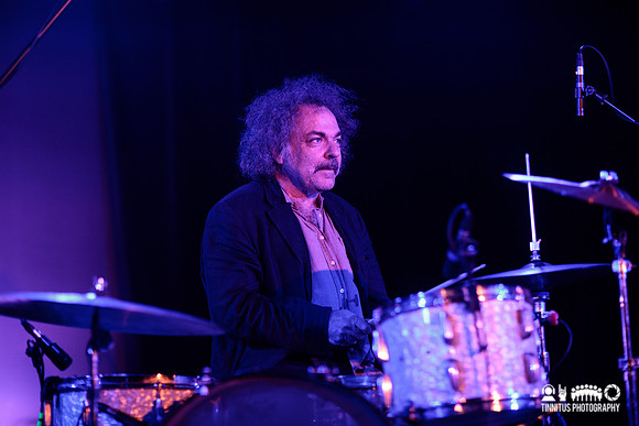 Xylouris White in concert