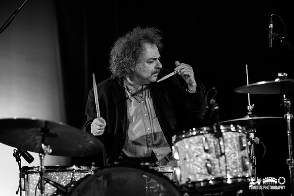 Xylouris White in concert