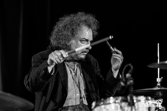 Xylouris White in concert