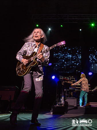 Yes in concert