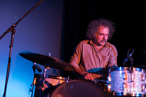 Xylouris White in concert