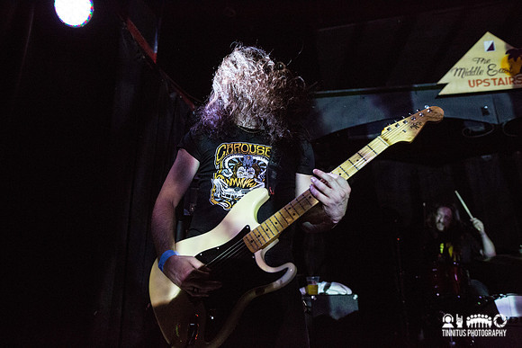 Worshipper in concert