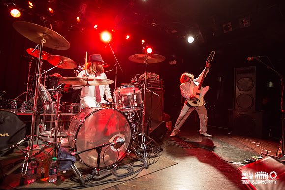 White Dynomite in concert
