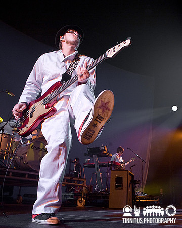 Scott Shriner of Weezer