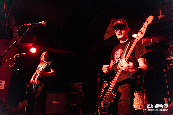 Worshipper in concert
