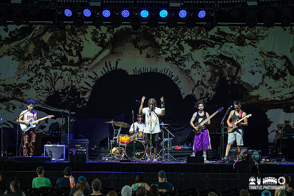 NNAMDÏ in concert