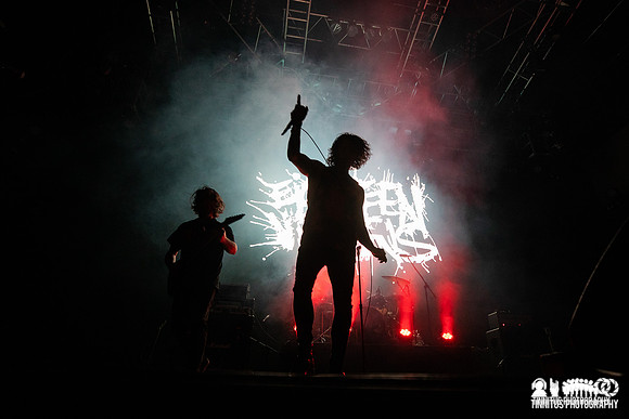 Eighteen Visions in concert