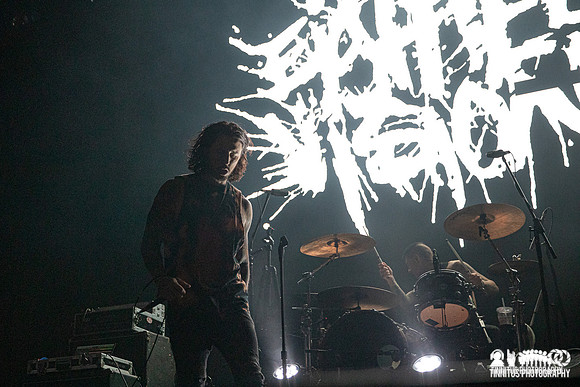 Eighteen Visions in concert