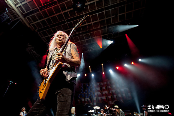 Lynyrd Skynyrd in concert