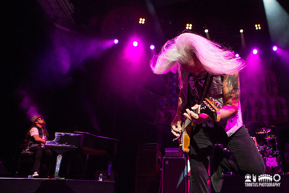 Lynyrd Skynyrd in concert