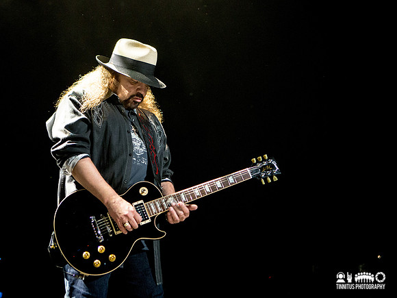 Lynyrd Skynyrd in concert