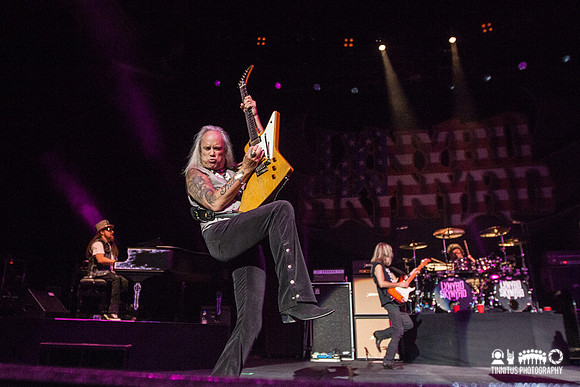 Lynyrd Skynyrd in concert