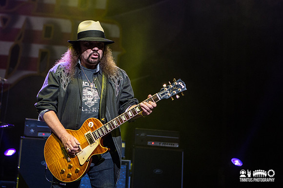 Lynyrd Skynyrd in concert