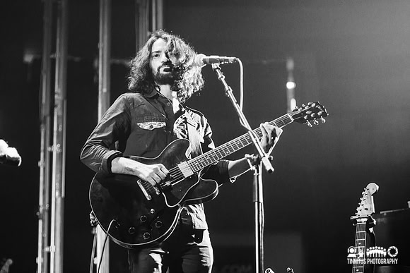 Ghost Of A Saber Tooth Tiger in concert