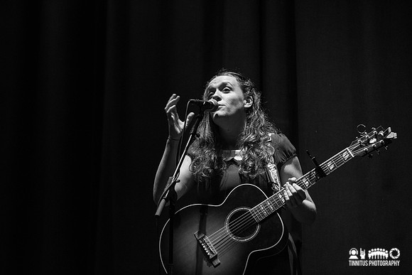Lucy Wainwright Roche in concert
