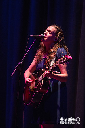 Lucy Wainwright Roche in concert