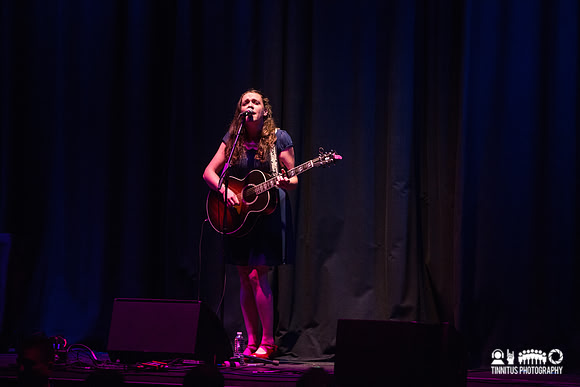 Lucy Wainwright Roche in concert